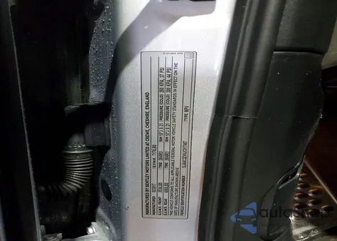 2018 Bentley Bentayga z USA, uszkodzony, nr VIN SJAAC2ZV6JC017487